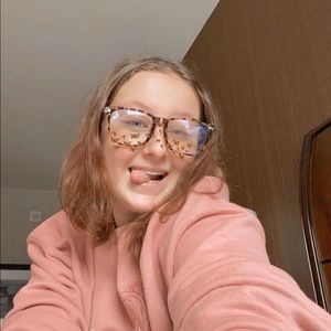 Meet your Posher, Abby